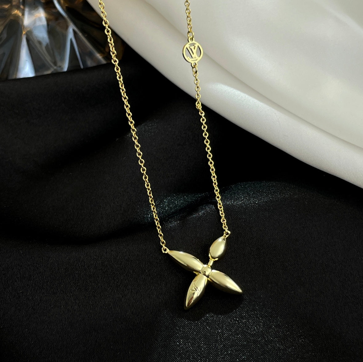 [MIRA]LOUISETTE GOLD NECKLACE