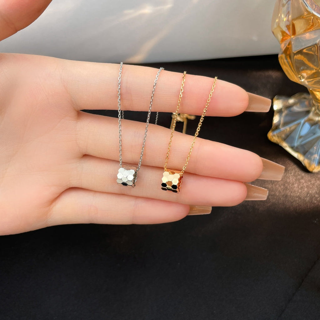 [MIRA]BEE MINI NECKLACE