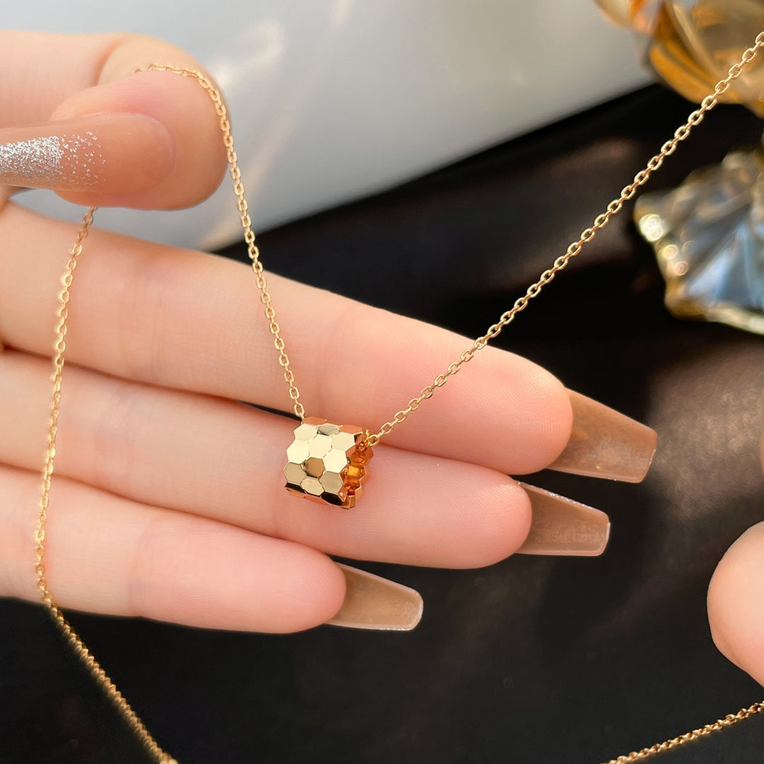 [MIRA]BEE MINI NECKLACE