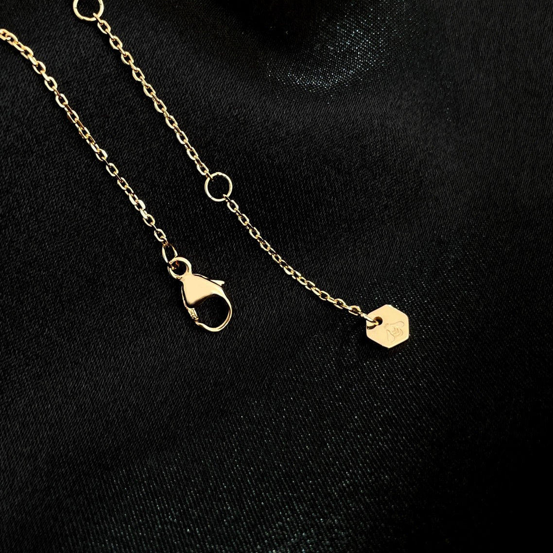 [MIRA]BEE MINI NECKLACE