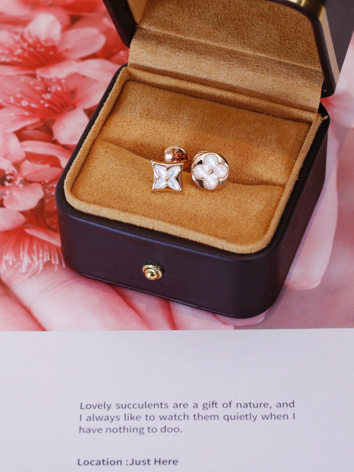 [MIRA]STAR AND SUN PINK GOLD MOP STUD EARRINGS