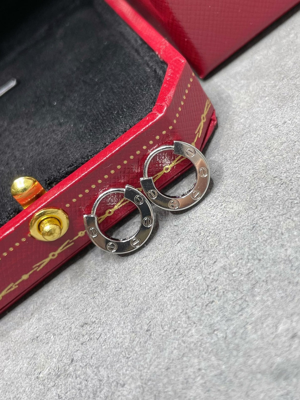 [MIRA]LOVE MINI EARRINGS