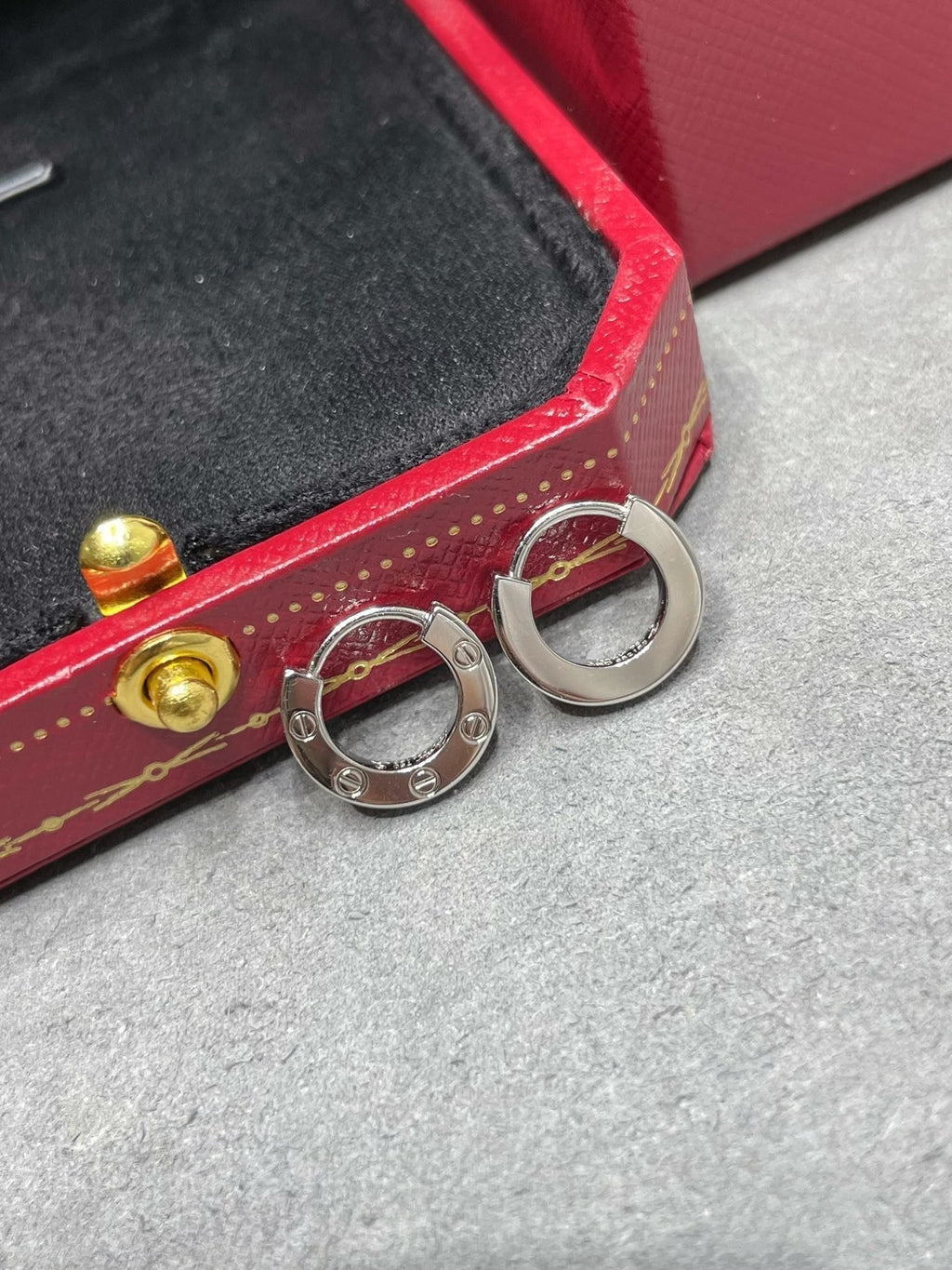 [MIRA]LOVE MINI EARRINGS