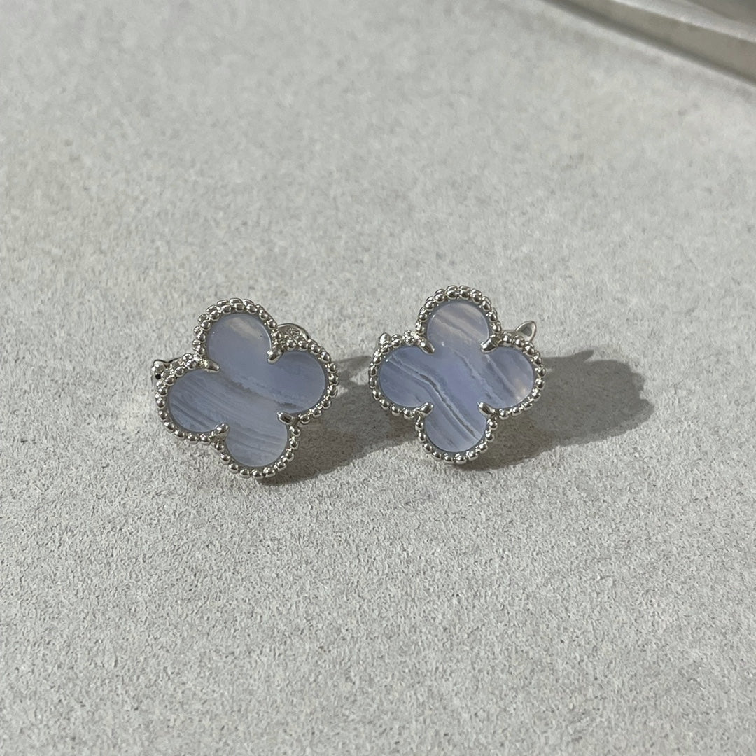 [MIRA]CLOVER CHALCEDONY SILVER STUD EARRINGS