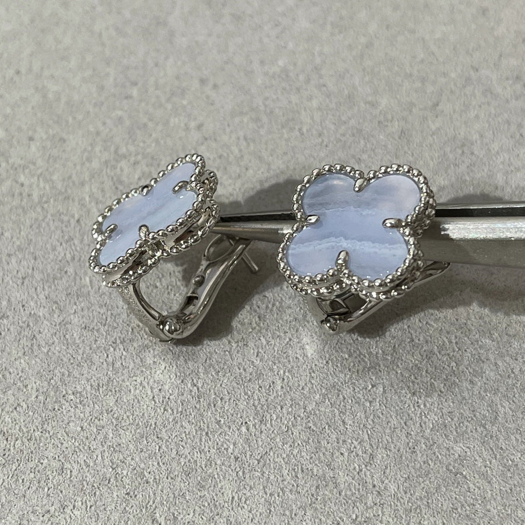 [MIRA]CLOVER CHALCEDONY SILVER STUD EARRINGS