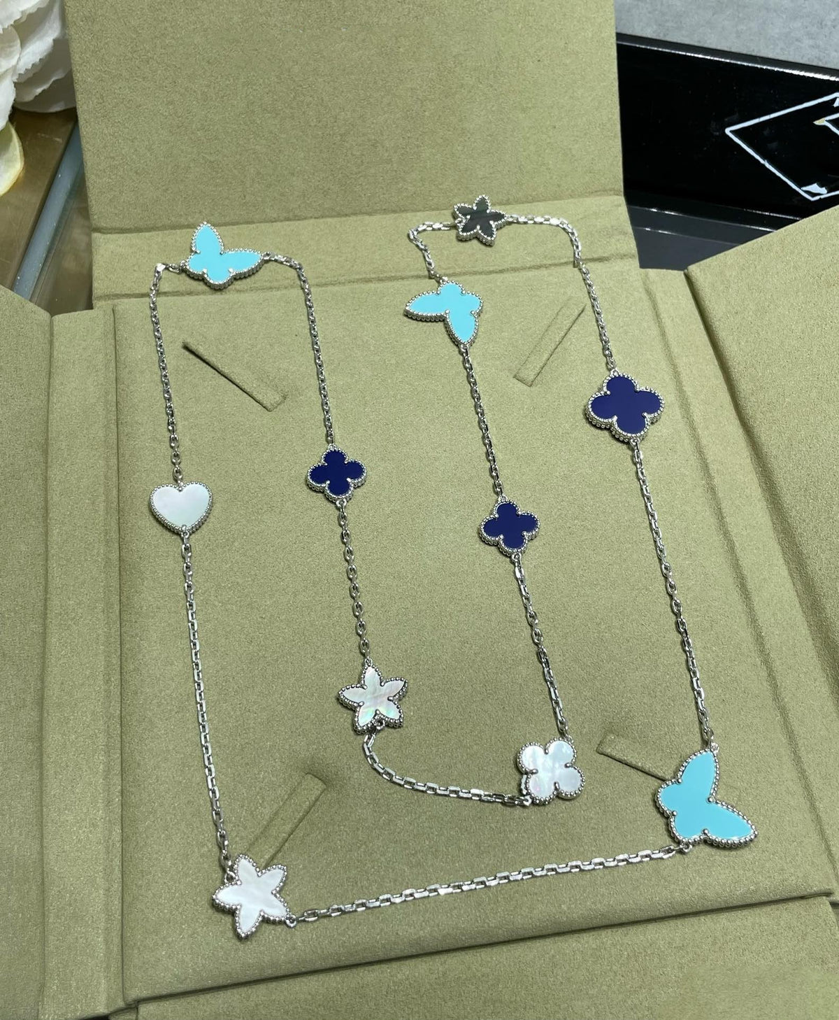 [MIRA]LUCKY CLOVER SILVER 11 MOTIF NECKLACE