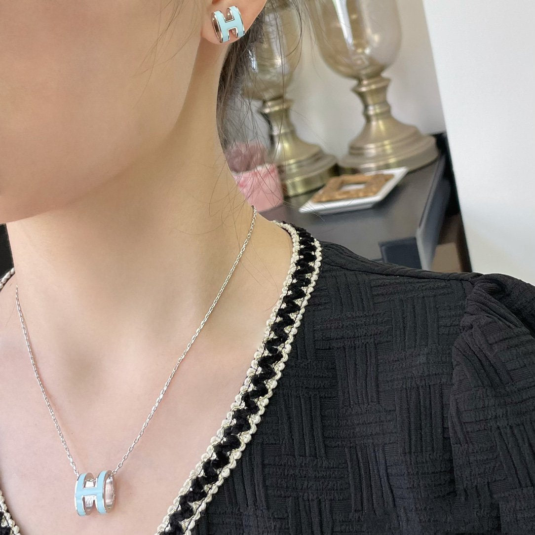 [MIRA]POP H SKY BLUE NECKLACE