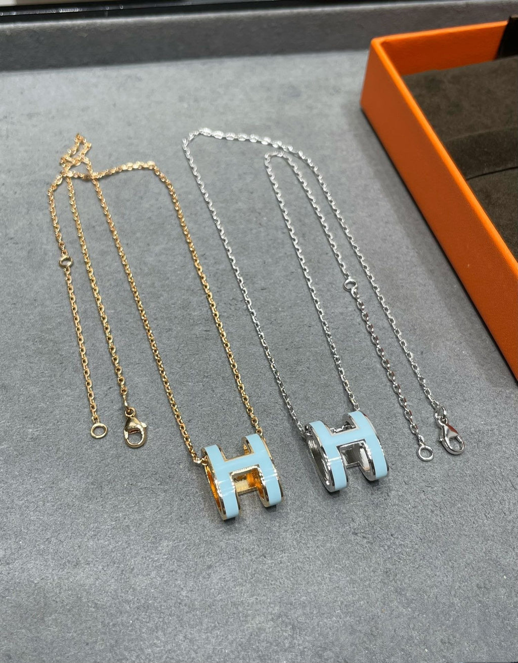[MIRA]POP H SKY BLUE NECKLACE