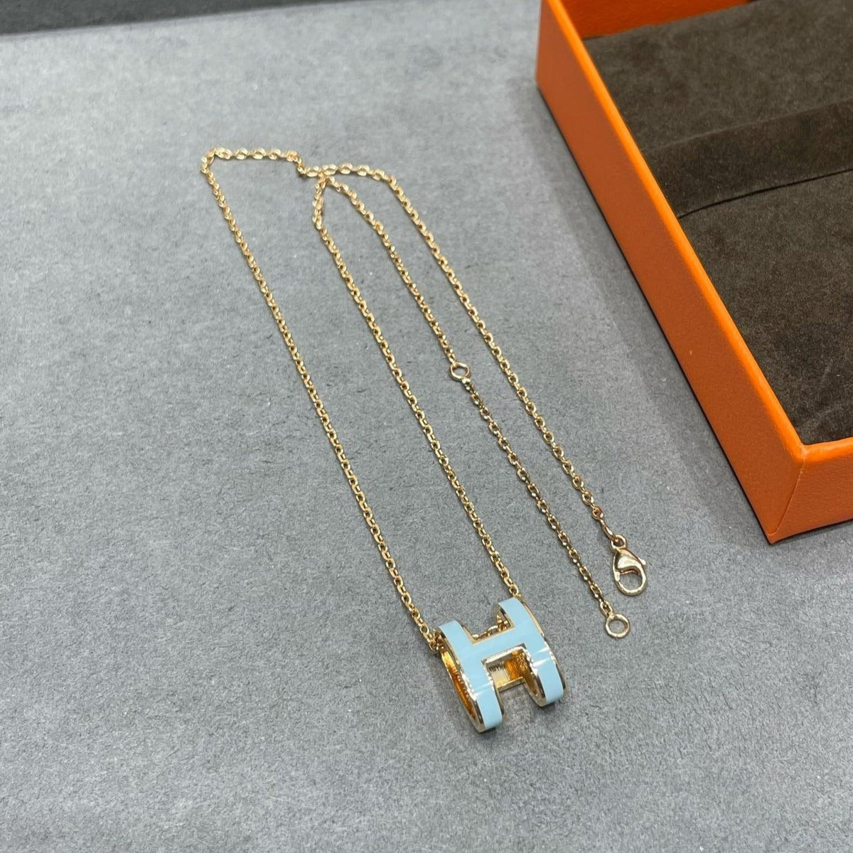 [MIRA]POP H SKY BLUE NECKLACE