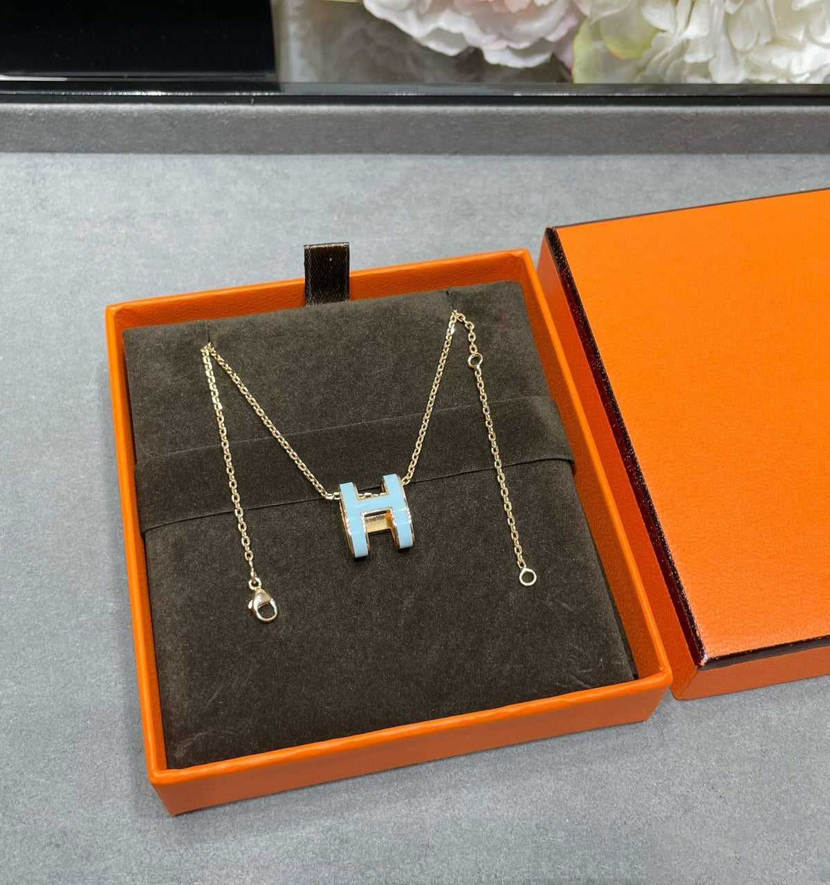 [MIRA]POP H SKY BLUE NECKLACE