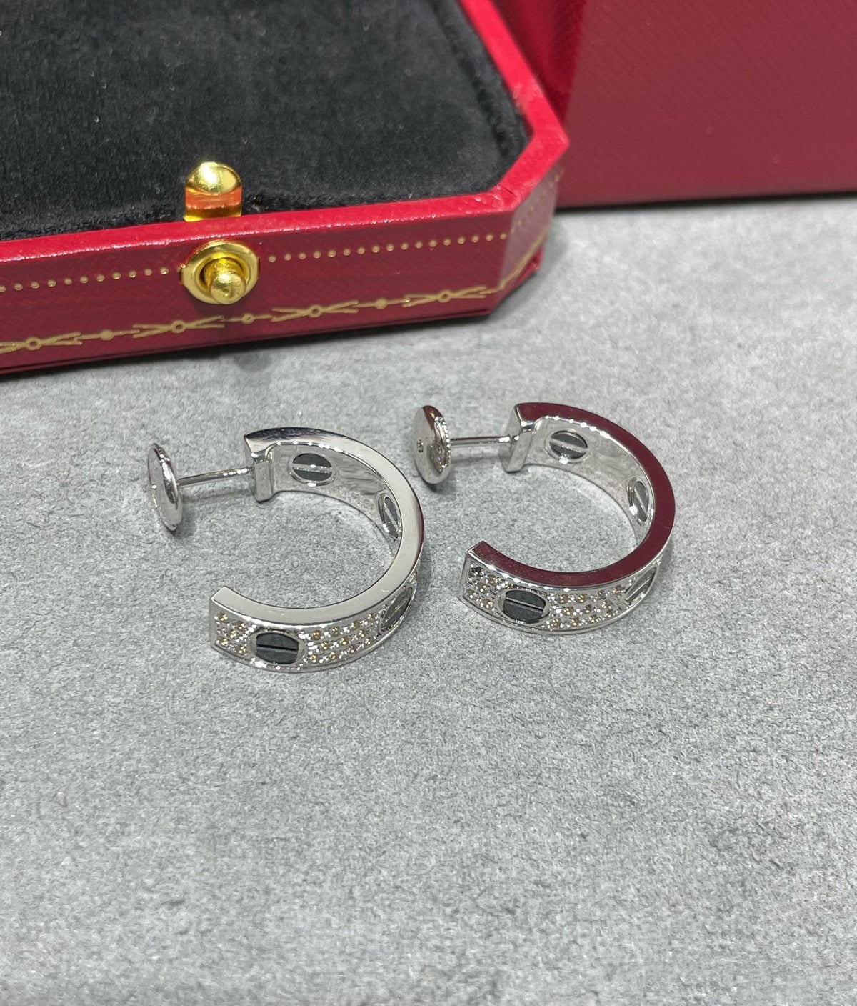 [MIRA]LOVE CERAMIC DIAMOND PAVED SILVER EARRINGS