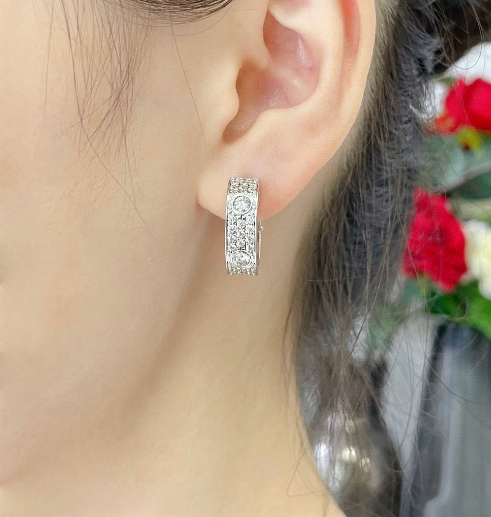 [MIRA]LOVE 5.5MM DIAMOND PAVED EARRINGS