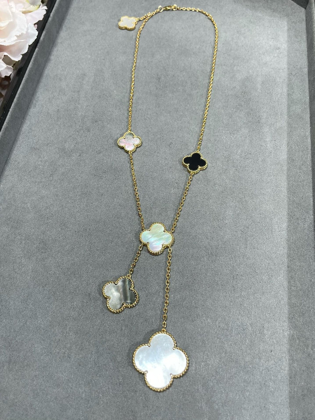 [MIRA]CLOVER 6 MOTIF MOP ONYX GOLD NECKLACE