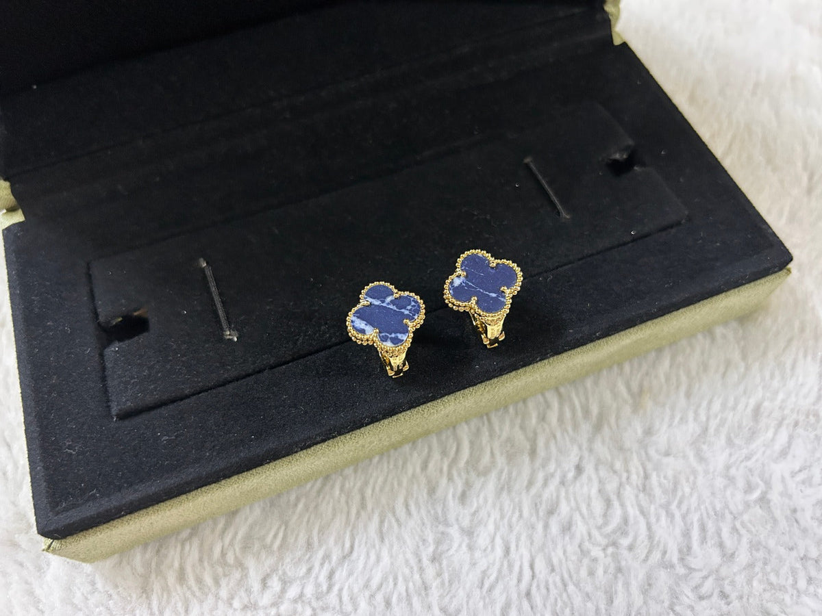 [MIRA]CLOVER PIETERSITE MEDIUM STUD EARRINGS