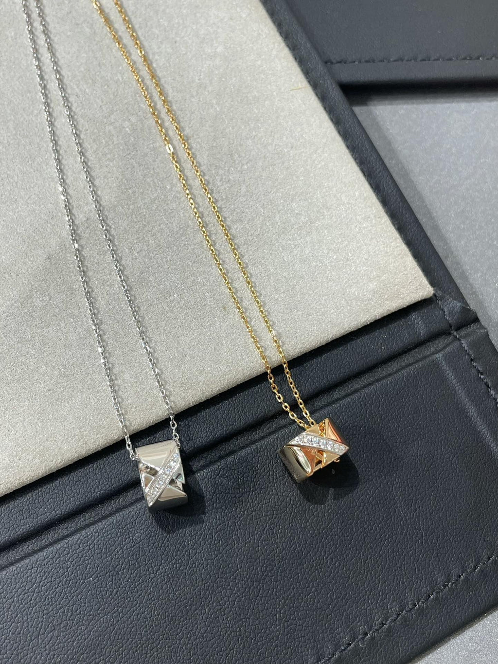 [MIRA]LIENS EVIDENCE DIAMOND NECKLACE