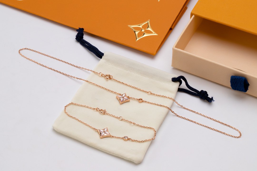 [MIRA]STAR PINK MOP 1 DIAMOND PINK GOLD NECKLACE