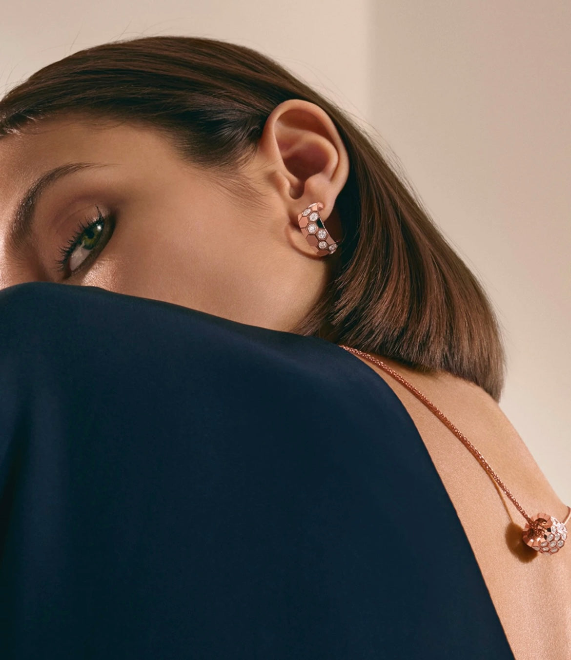 [MIRA]BEE LOVE DIAMOND HOOP EARRINGS