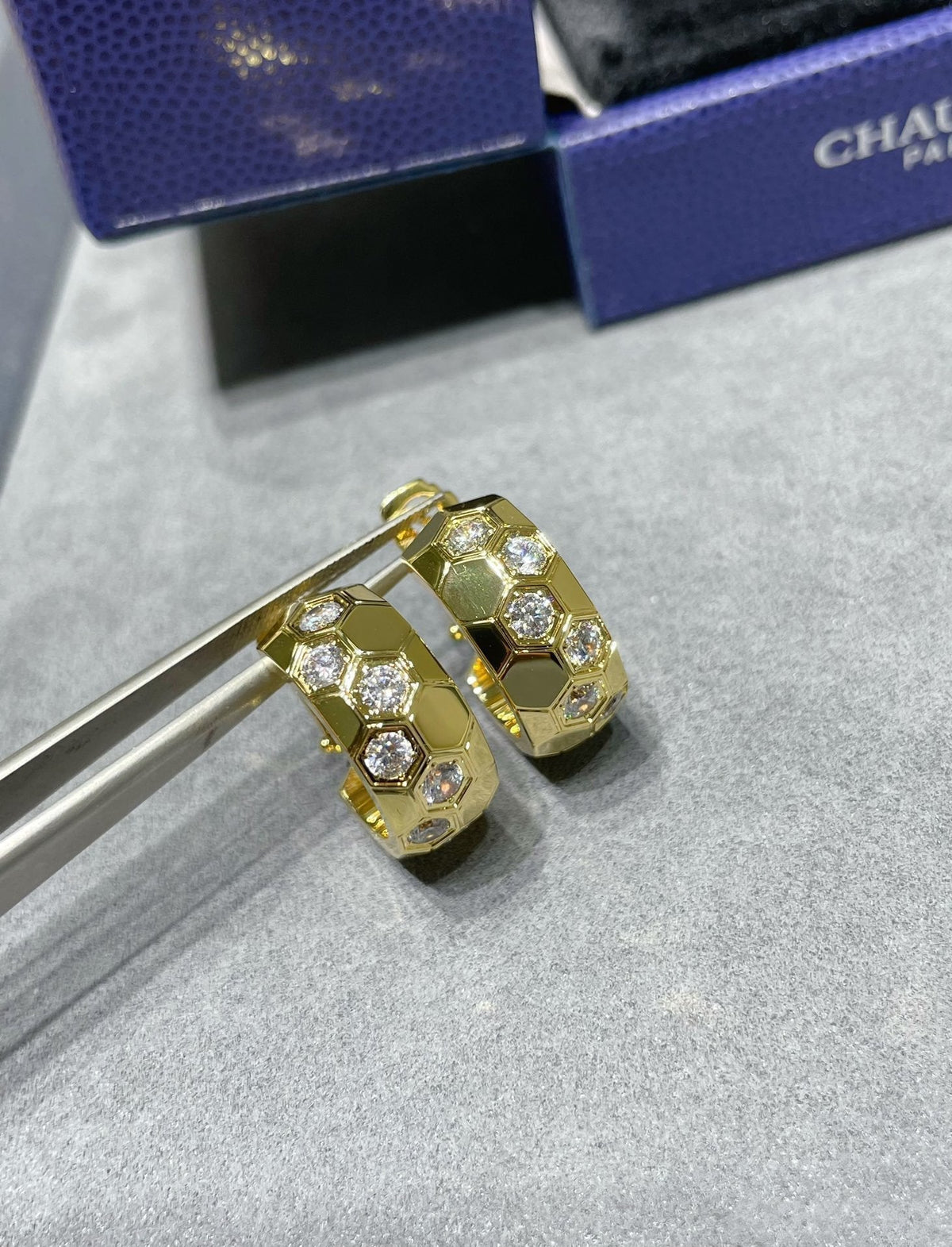 [MIRA]BEE LOVE DIAMOND HOOP EARRINGS