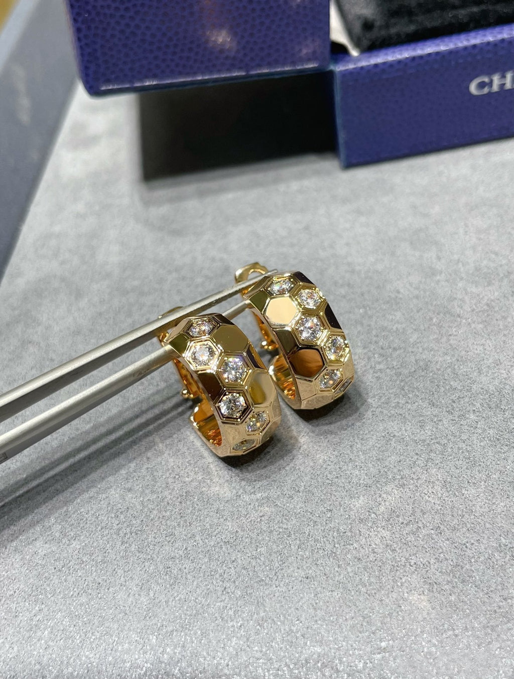 [MIRA]BEE LOVE DIAMOND HOOP EARRINGS