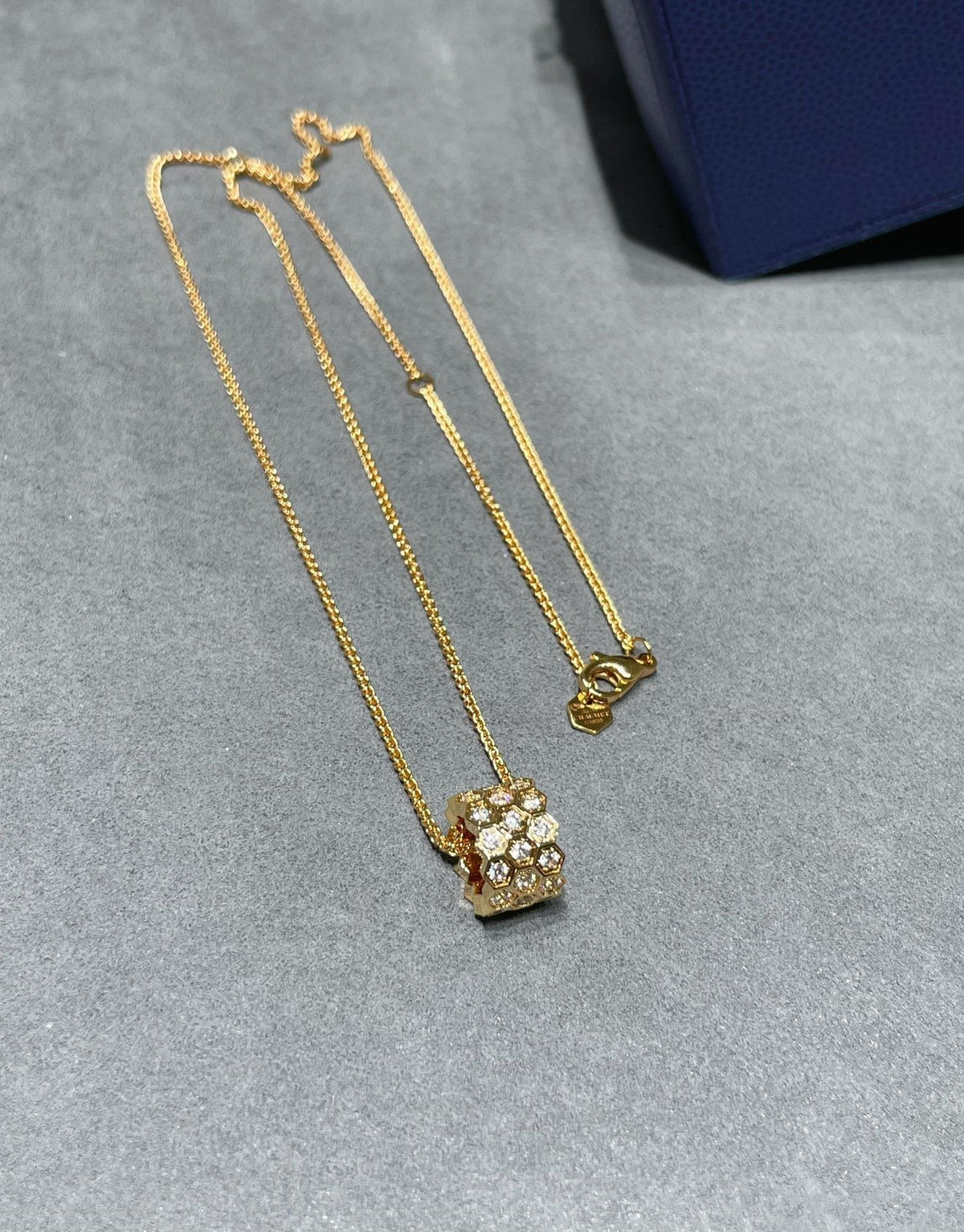 [MIRA]BEE LOVE DIAMOND PAVED 3 ROW NECKLACE