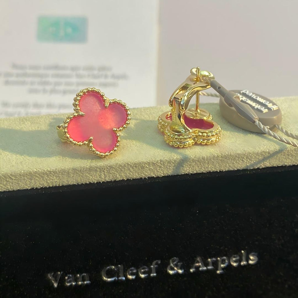 [MIRA] NEW CLOVER 15MM PINK ENAMEL STUD EARRINGS