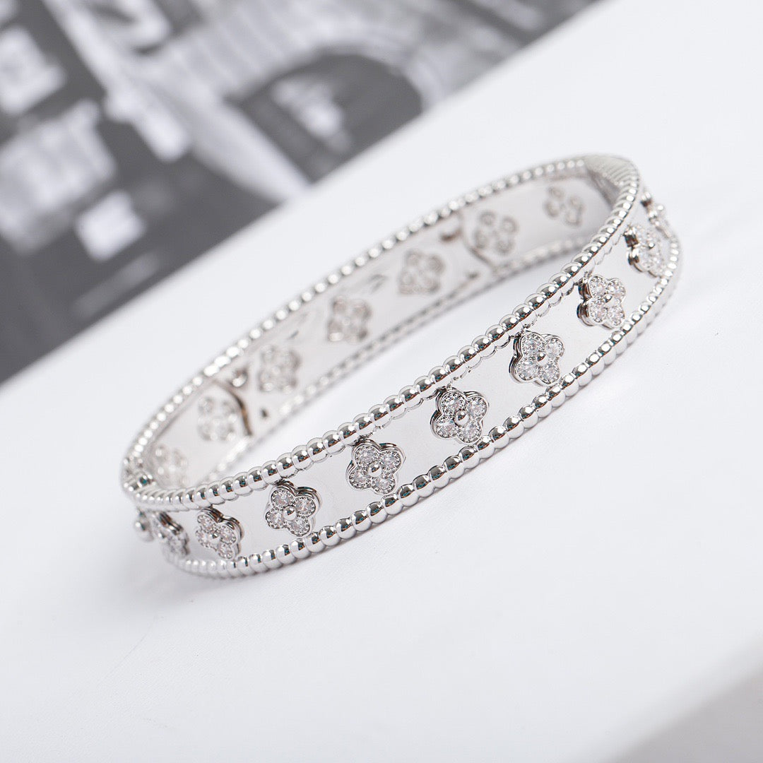[MIRA]CLOVER BRACELET 8MM DIAMONDS