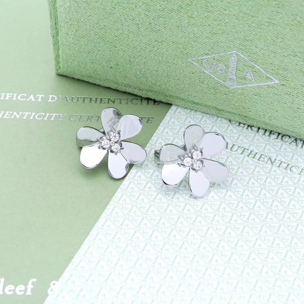[MIRA]FRIVOLE EARRINGS- LARGE MODEL