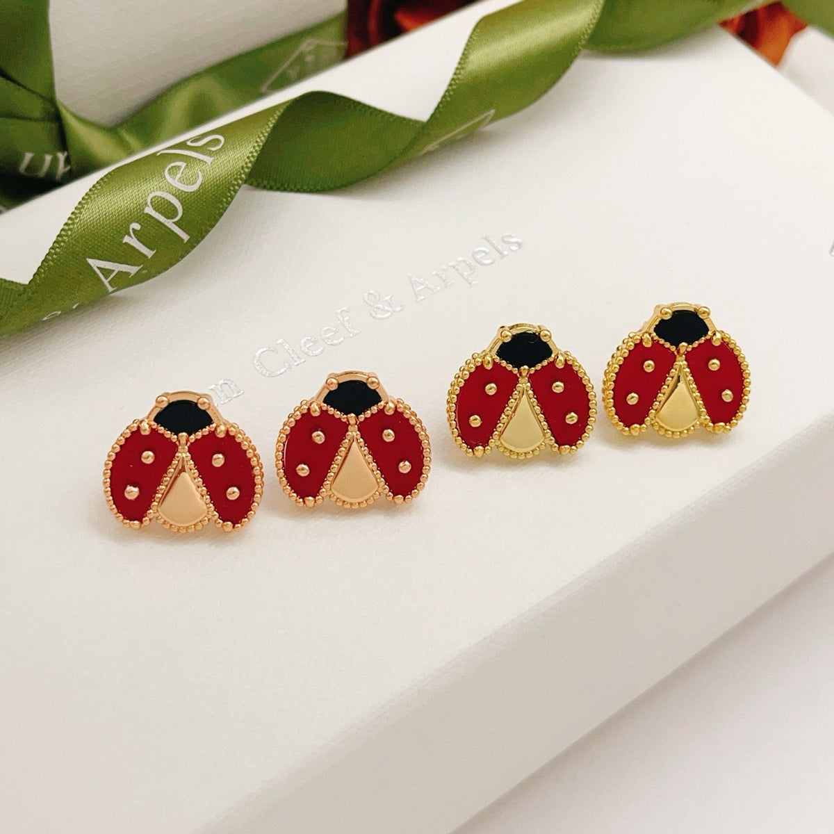 [MIRA]LUCKY LADYBUG EARRINGS