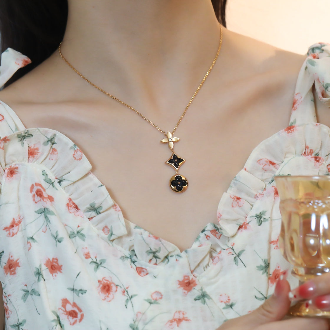 [MIRA]STAR AND SUN ONYX PINK GOLD NECKLACE