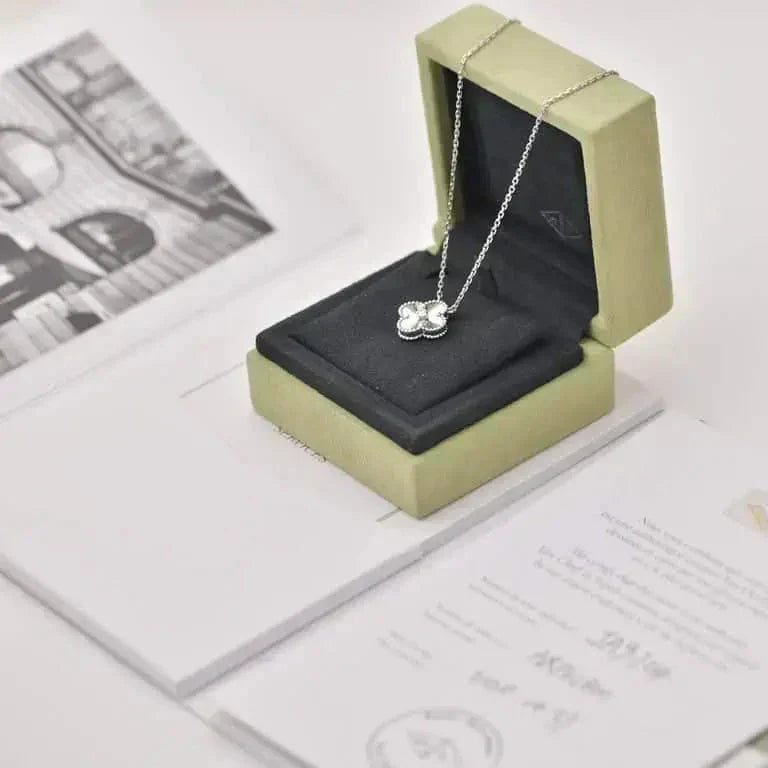 [MIRA]CLOVER  15MM DIAMOND LASER NECKLACE SILVER