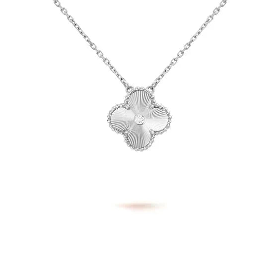 [MIRA]CLOVER  15MM DIAMOND LASER NECKLACE SILVER