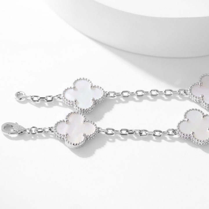 [MIRA]CLOVER 10 MOTIFS WHITE MOTHER OF PEARL NECKLACE