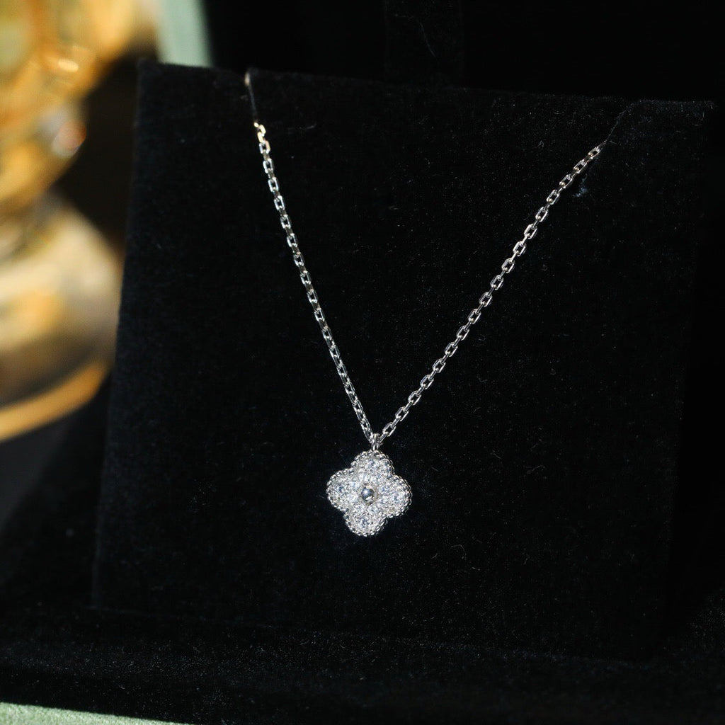 [MIRA]CLOVER MINI 9.5MM PENDANT DIAMOND NECKLACE