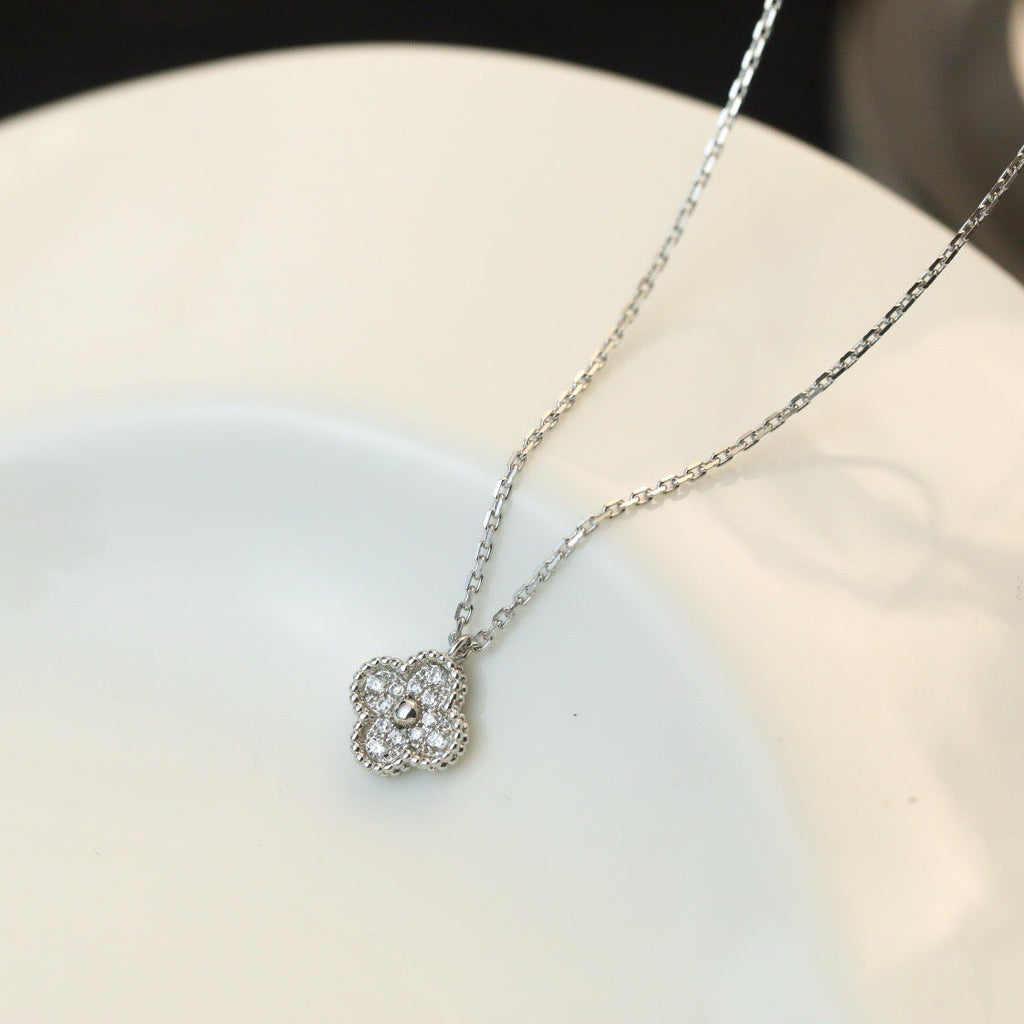 [MIRA]CLOVER MINI 9.5MM PENDANT DIAMOND NECKLACE