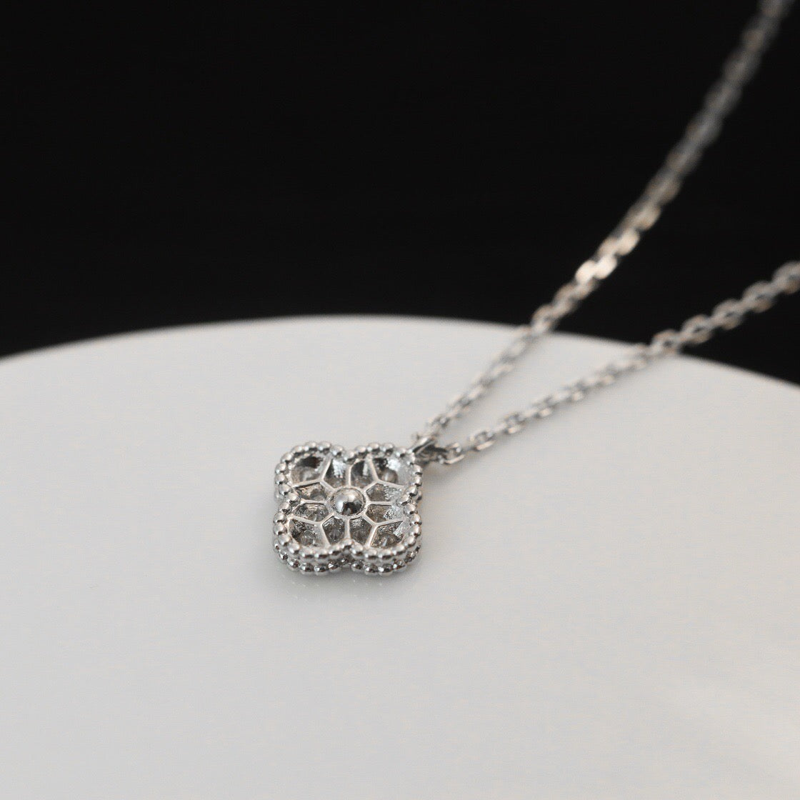 [MIRA]CLOVER MINI 9.5MM PENDANT DIAMOND NECKLACE