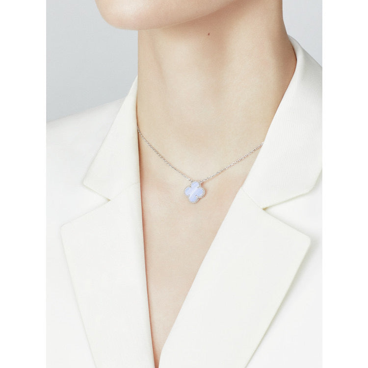 [MIRA]CLOVER 15MM BLUE CHALCEDONY NECKLACE SILVER