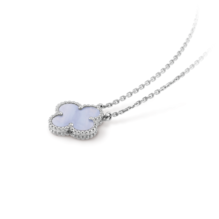 [MIRA]CLOVER 15MM BLUE CHALCEDONY NECKLACE SILVER