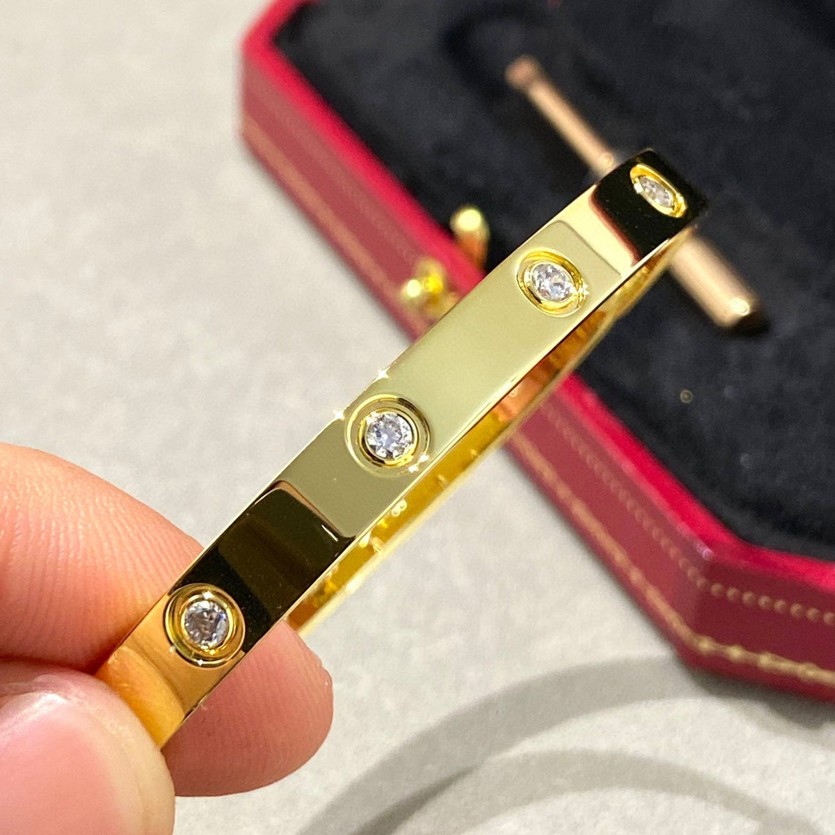 [MIRA]LOVE BRACELET 6.1MM 10 DIAMONDS