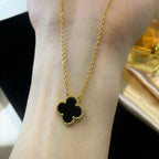 [MIRA]CLOVER 15MM BLACK ONYX SINGLE FLOWER NECKLACE