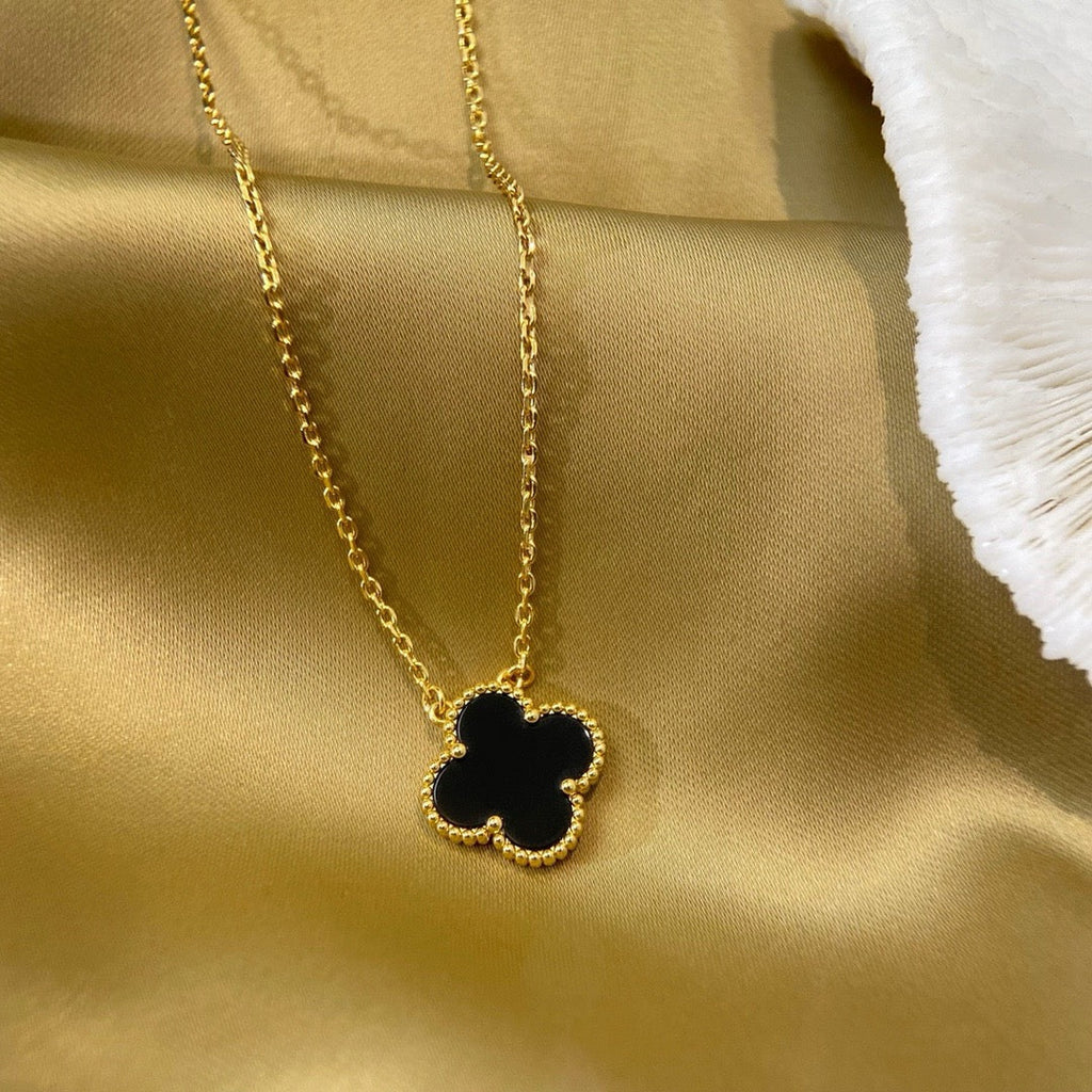 [MIRA]CLOVER 15MM BLACK ONYX SINGLE FLOWER NECKLACE