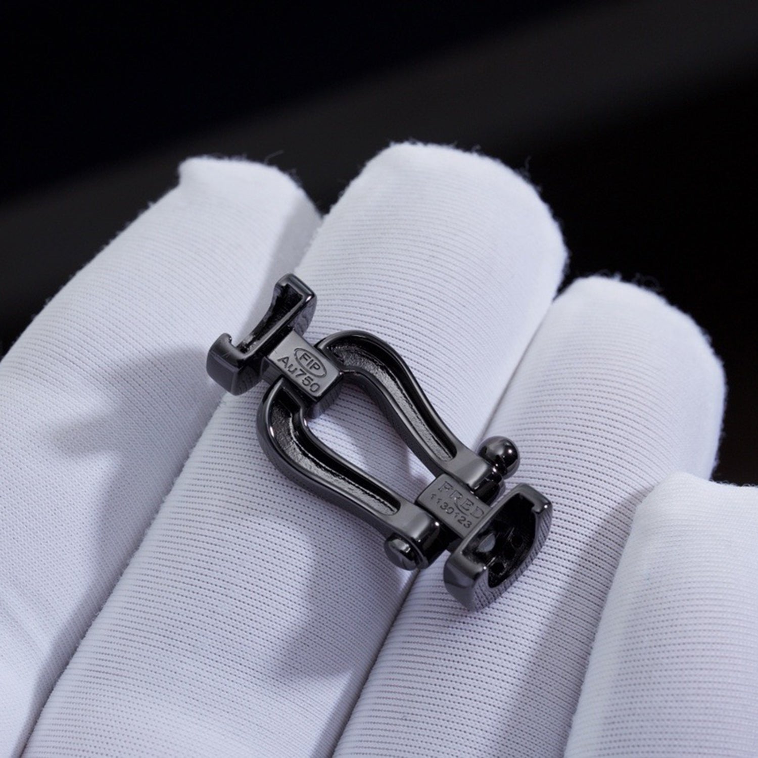 [MIRA]FORCE LARGE SERIES HORSESHOE BLACK SAMURAI BRACELET