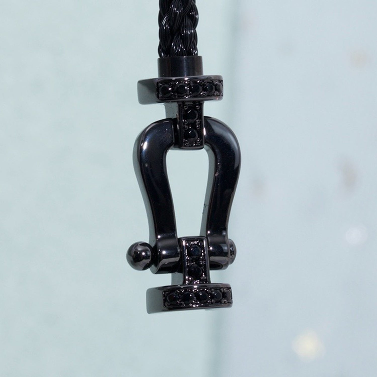 [MIRA]FORCE LARGE SERIES HORSESHOE BLACK SAMURAI BRACELET