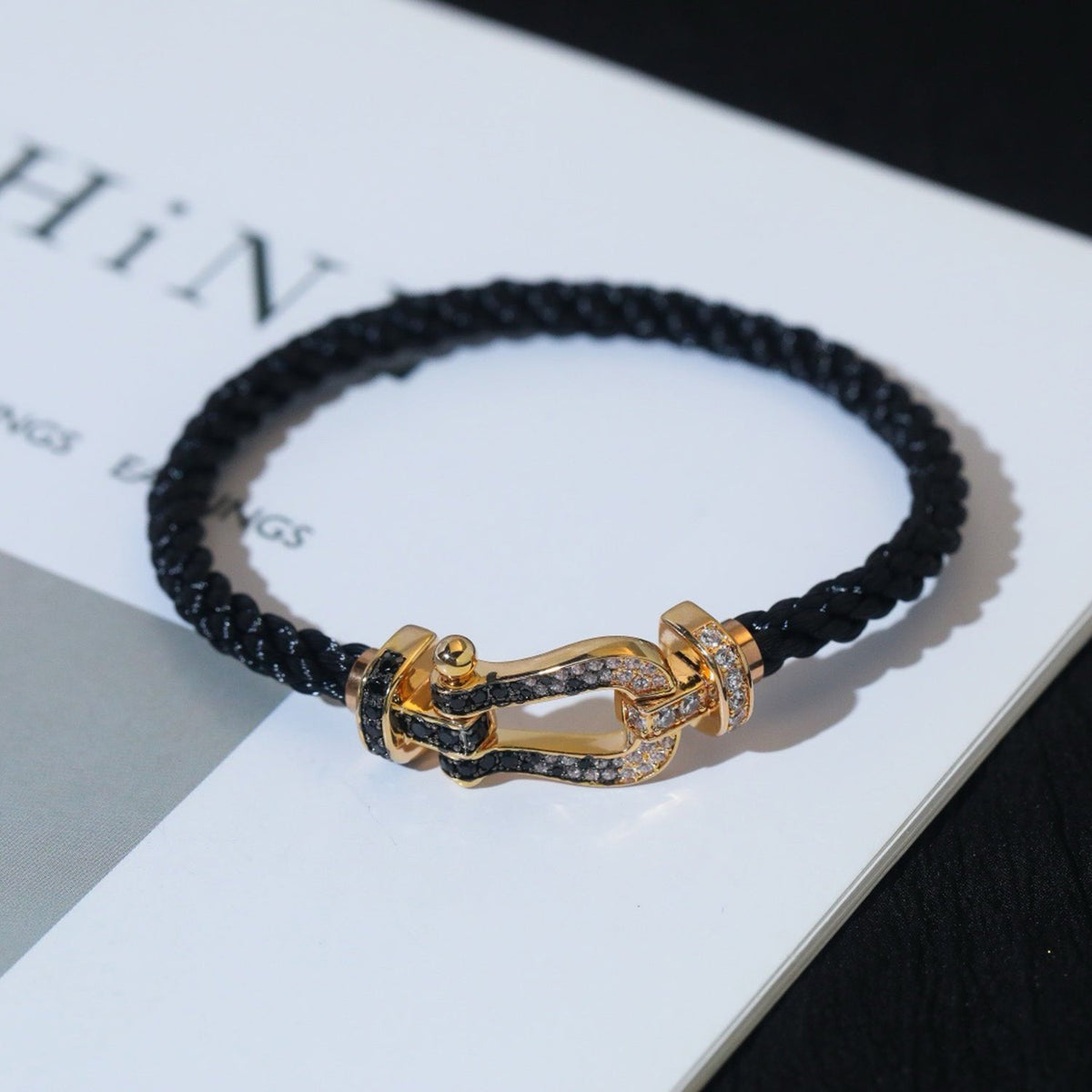 [MIRA]FORCE LARGE HORSESHOE BLACK WHITE DIAMOND BRACELET ROSE GOLD