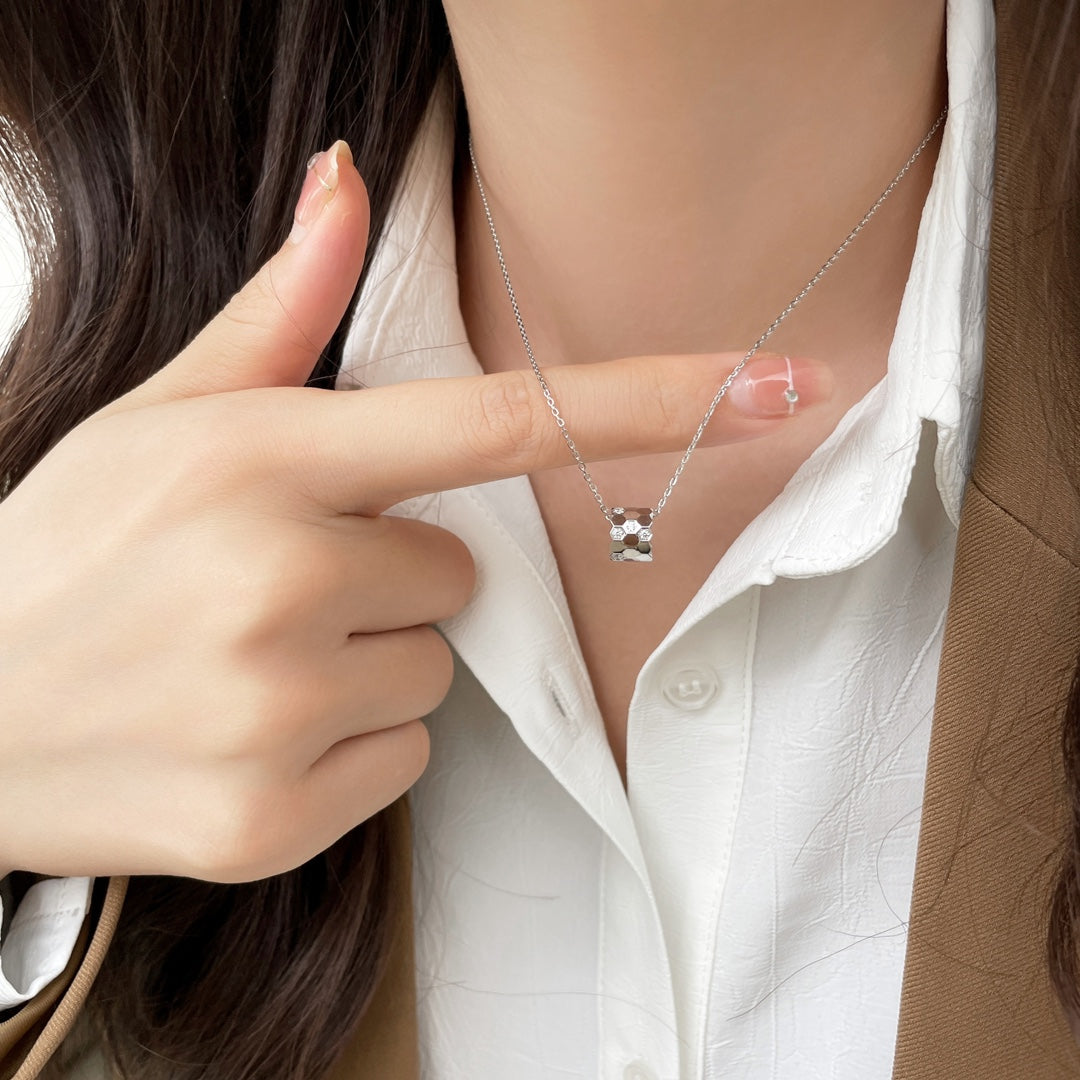 [MIRA]BEE MINI PEDANT DIAMOND NECKLACE