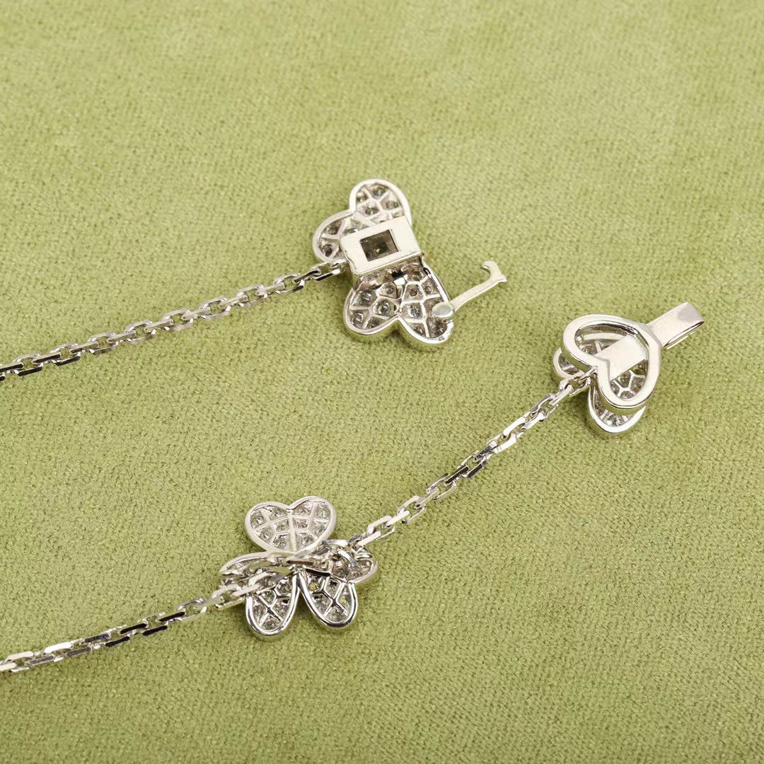 [MIRA]FRIVOLE SILVER 9 FLOWERS NECKLACE