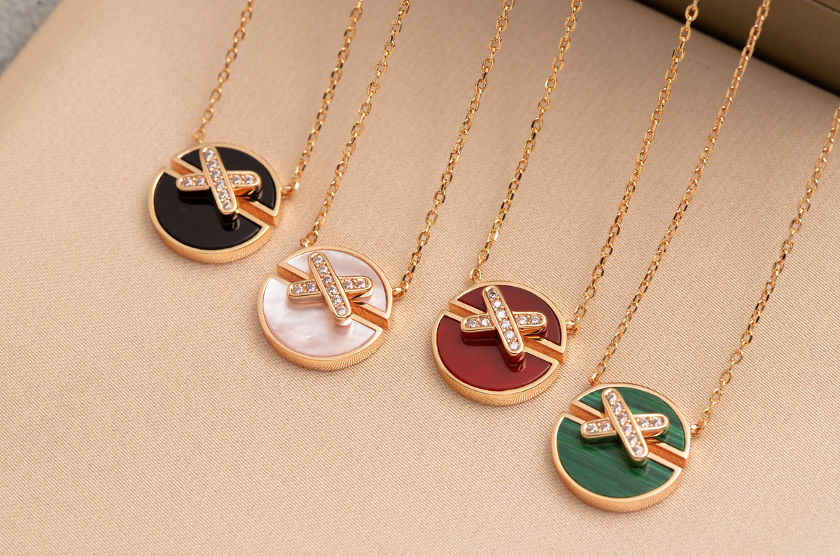 [MIRA]JEUX DE PINK GOLD DIAMOND NECKLACE