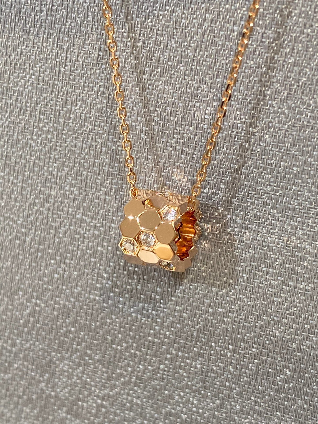 [MIRA]BEE LOVE DIAMOND NECKLACE