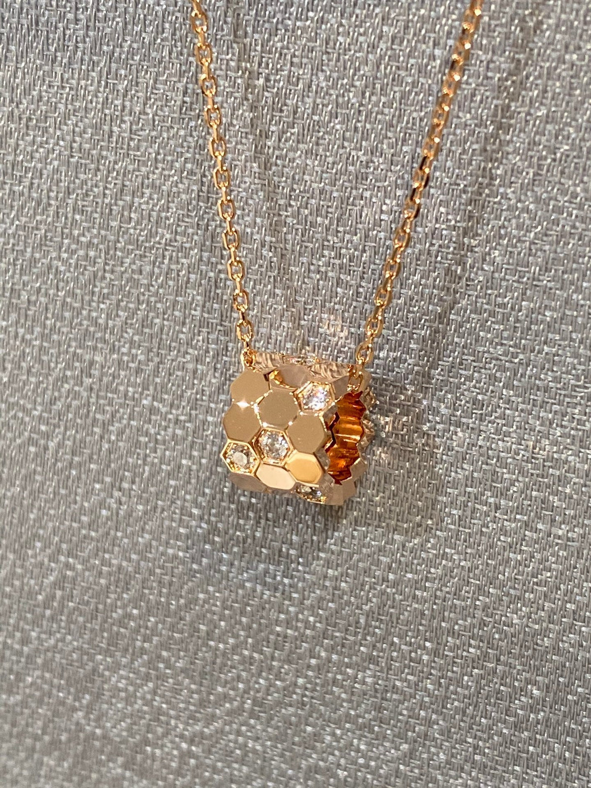[MIRA]BEE LOVE DIAMOND NECKLACE