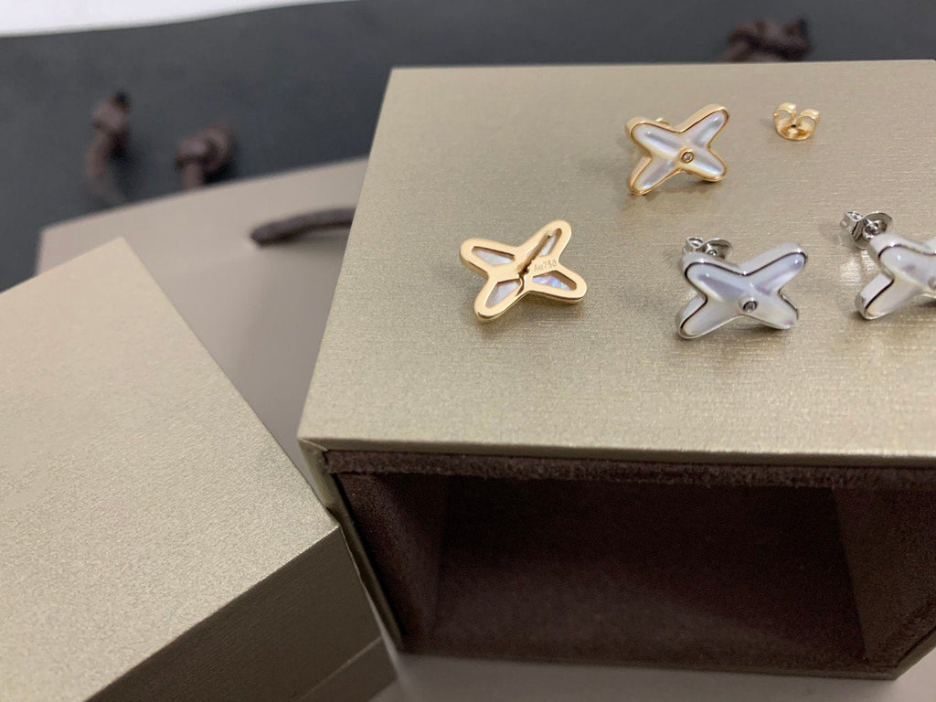 [MIRA]JEUX DE WHITE MOP SILVER DIAMOND EARRINGS