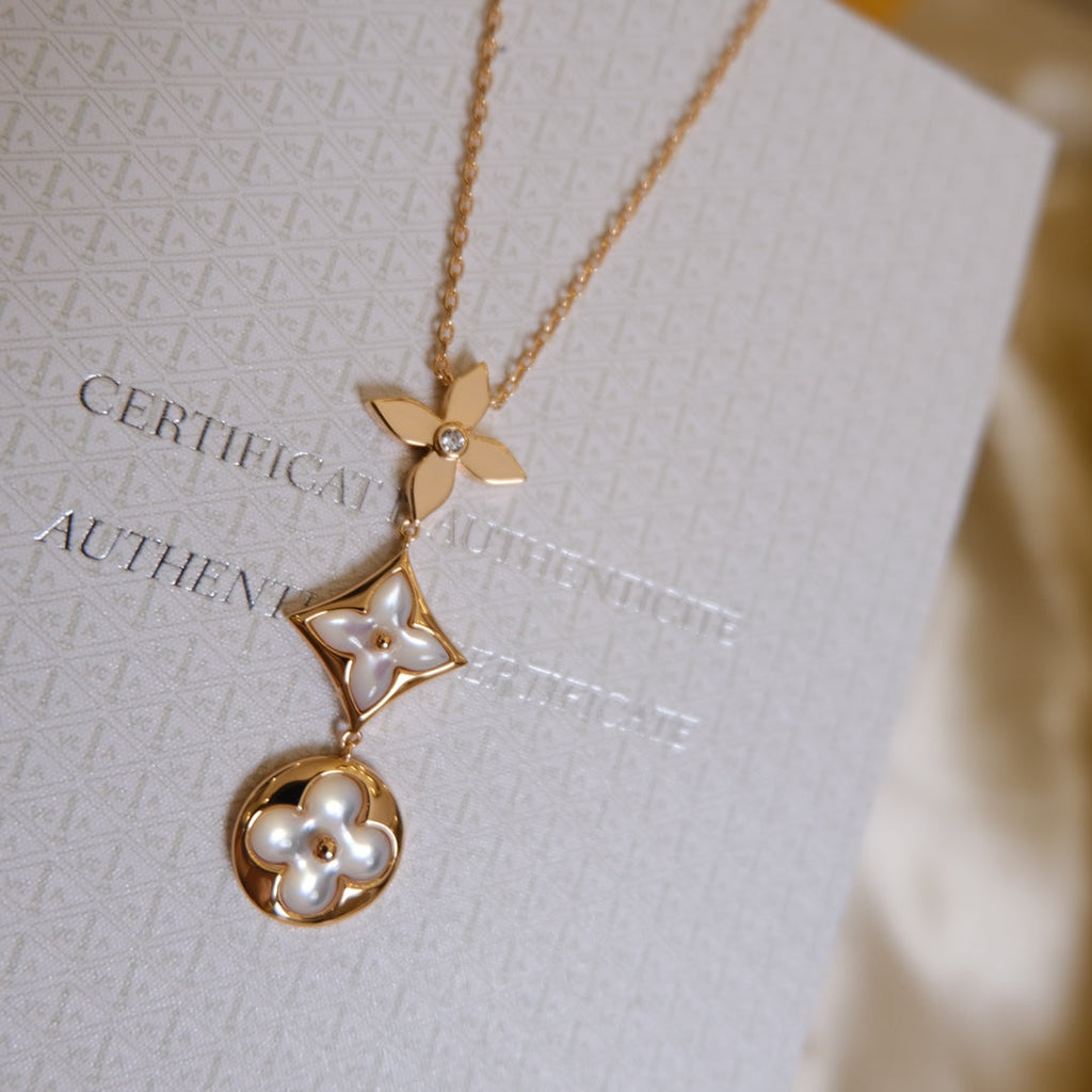 [MIRA]COLOR BLOSSOM LARIAT NECKLACE PINK GOLD WHITE MOTHER PEARL AND DIAMOND